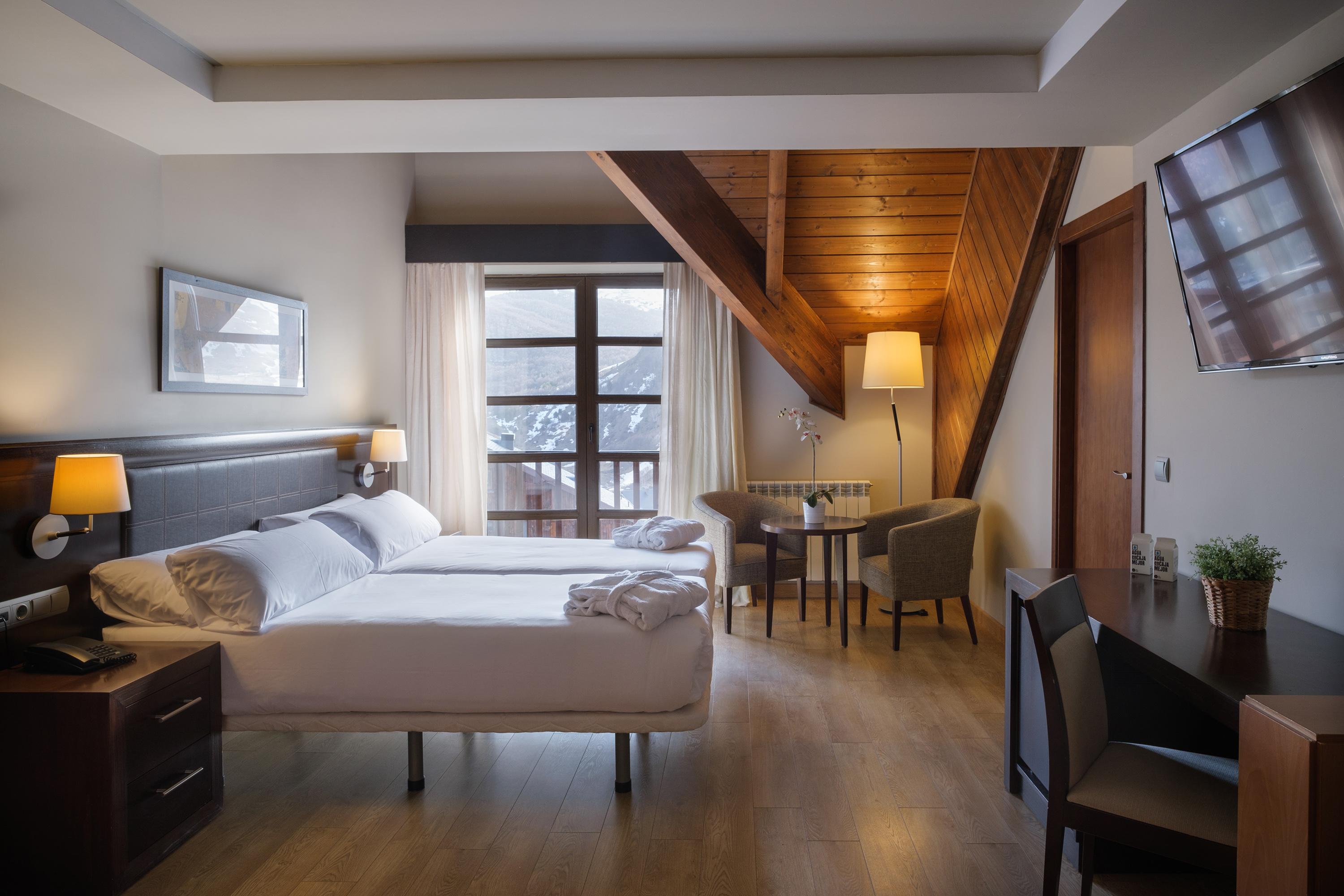 Snoe Aragon Hills Otel Formigal Oda fotoğraf